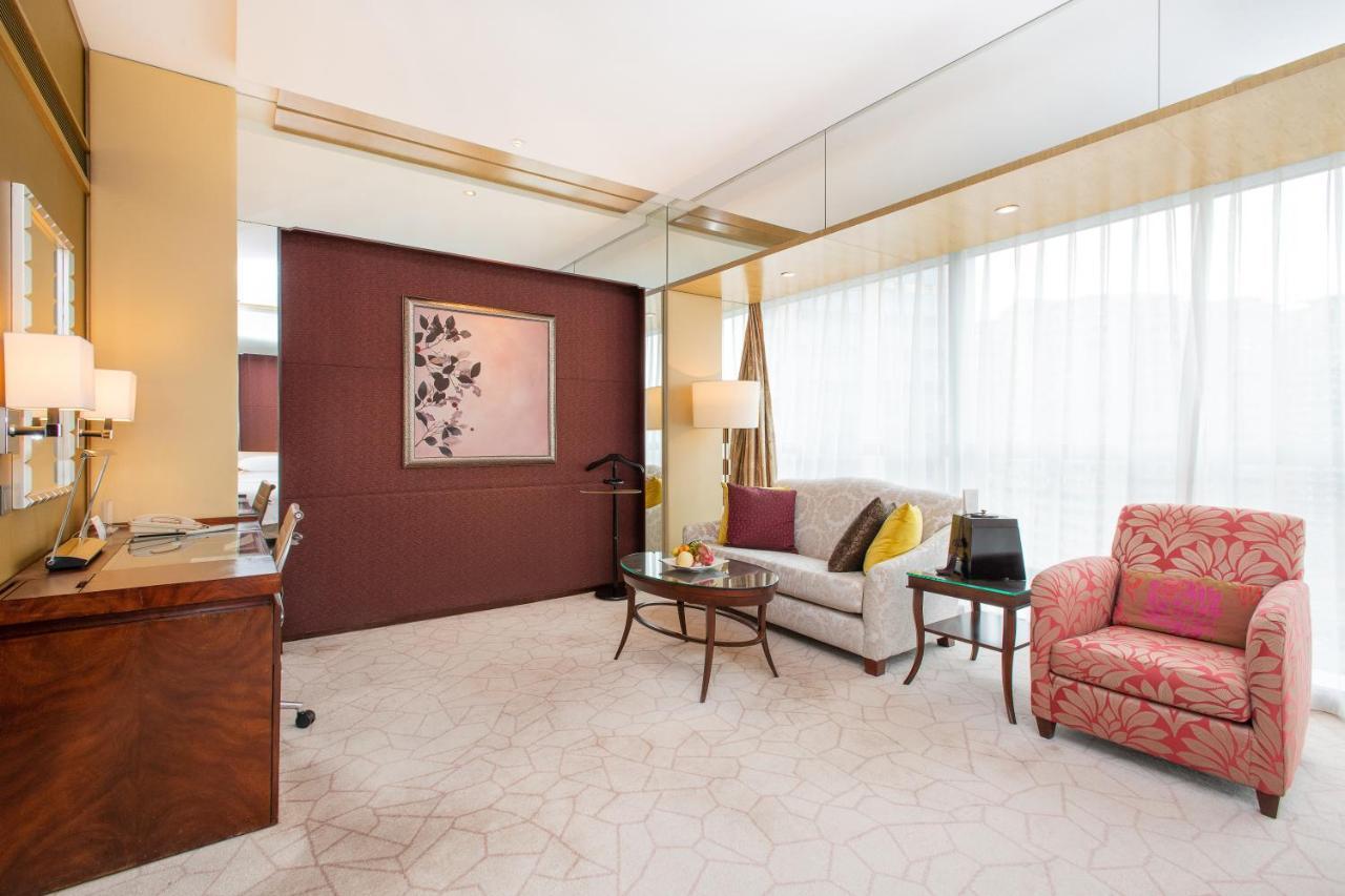 Shangri-la Hotel 5*