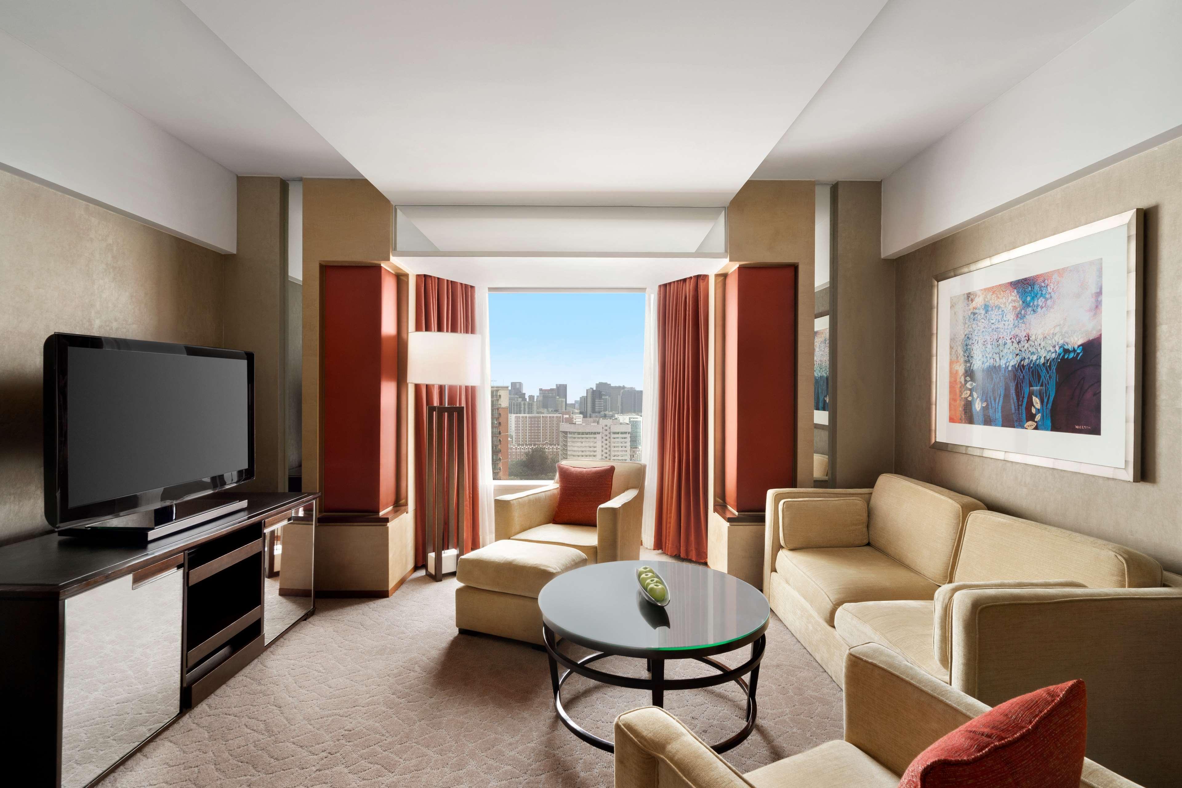 Hotel Shangri-la 5*